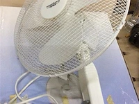 Ventilator op voet ( werkend ) - afbeelding 1 van  2