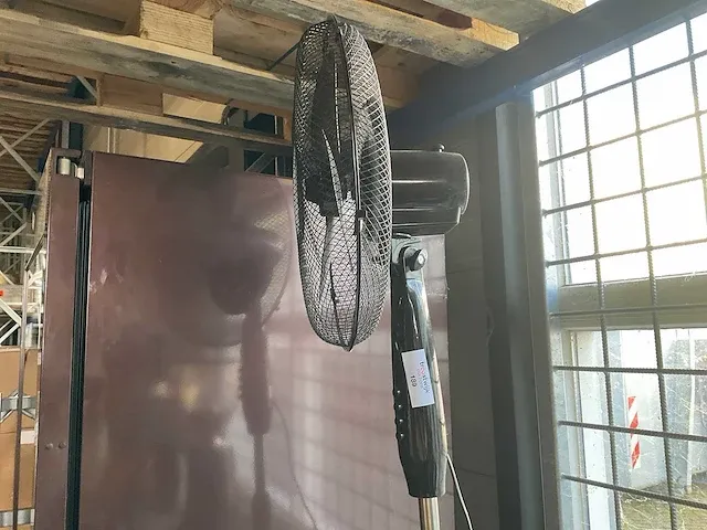 Ventilator - afbeelding 2 van  2