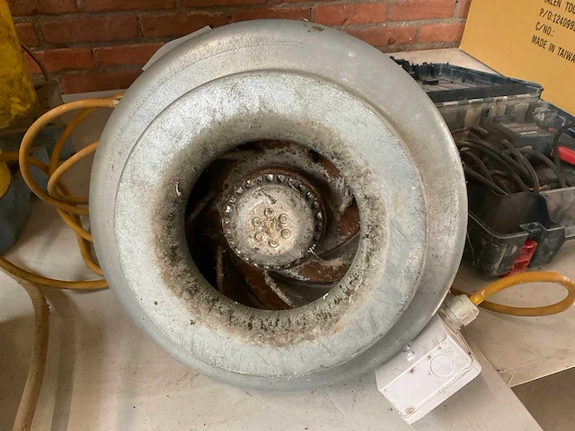 Ventilator - afbeelding 2 van  4