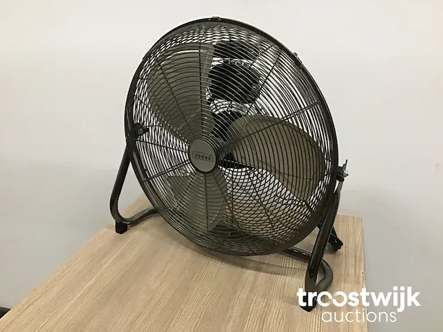 Ventilator - afbeelding 1 van  2