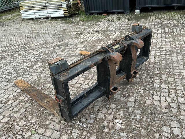 Verachtert / veraned bakkenset + lepelset voor shovel / wiellader - afbeelding 17 van  26