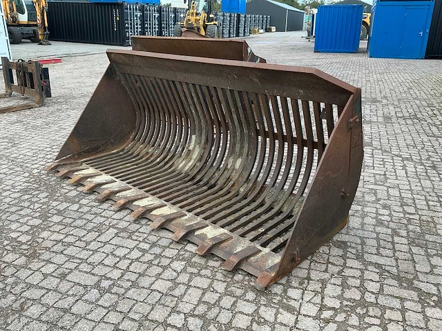 Verachtert / veraned bakkenset + lepelset voor shovel / wiellader - afbeelding 25 van  26