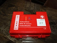 Verbandtrommel met muurbeugel. - afbeelding 1 van  1