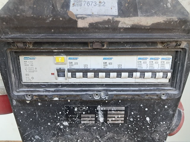 Verdeelkast 32a (32-2/400v, 16-6/230v ) bos elektro, unique 32 ad vd, bouwjaar 2011 - afbeelding 3 van  9