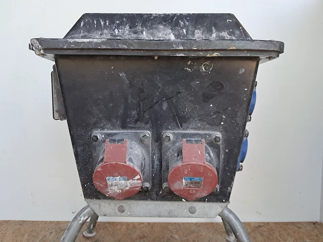 Verdeelkast 32a (32-2/400v, 16-6/230v ) bos elektro, unique 32 ad vd, bouwjaar 2011 - afbeelding 4 van  9