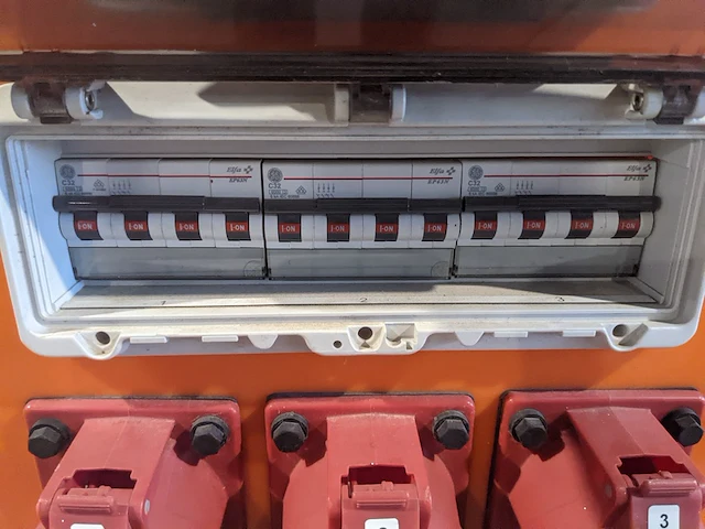 Verdeelkast 63a (16-6/230v, 32-3/400v) jäger direkt, quatro 63a ra, bouwjaar 2019 - afbeelding 5 van  16