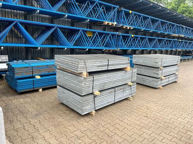 Verdiepingsvloer ca. 90m2 - afbeelding 1 van  14
