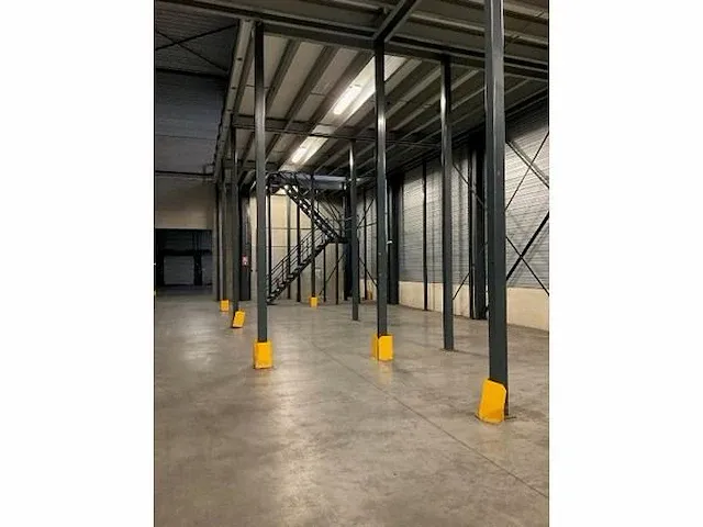 Verdiepingsvloer compleet ca. 650m2 - afbeelding 2 van  30