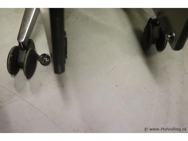 Vergader/bureautafel (inklapbaar) op wielen v.v. stekkerblok - 280x110x72cm - afbeelding 2 van  10