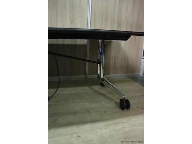 Vergader/bureautafel (inklapbaar) op wielen v.v. stekkerblok - 280x110x72cm - afbeelding 3 van  10