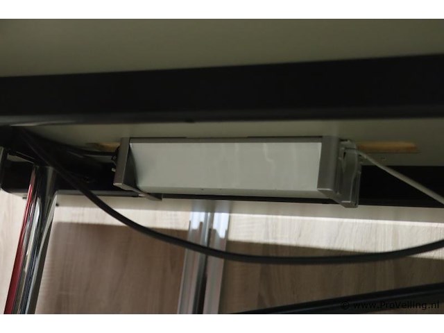 Vergader/bureautafel (inklapbaar) op wielen v.v. stekkerblok - 280x110x72cm - afbeelding 6 van  11