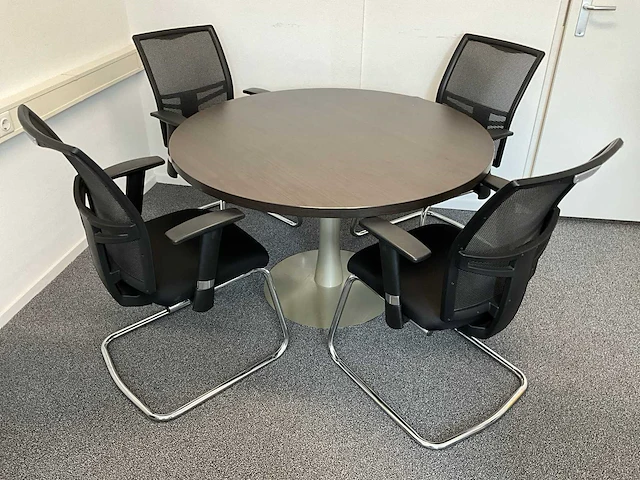 Vergaderstoelen en tafel (4x) - afbeelding 1 van  5