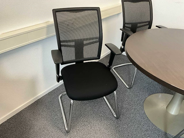 Vergaderstoelen en tafel (4x) - afbeelding 2 van  5