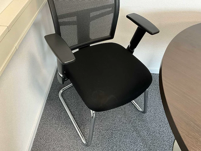 Vergaderstoelen en tafel (4x) - afbeelding 5 van  5