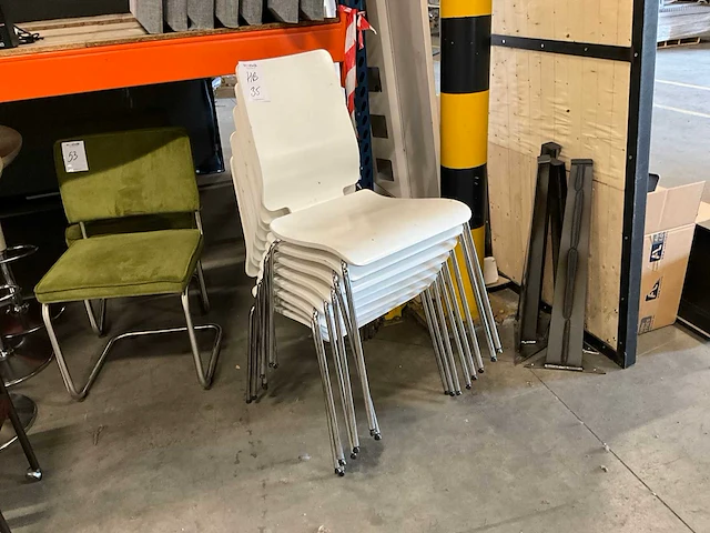 Vergadertafel en 8 stapelstoelen - afbeelding 5 van  6