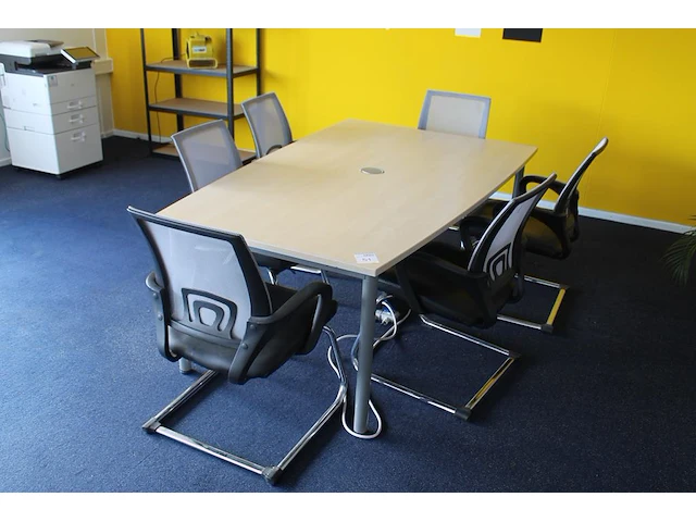 Vergadertafel met 6 stoelen igo. - afbeelding 1 van  3