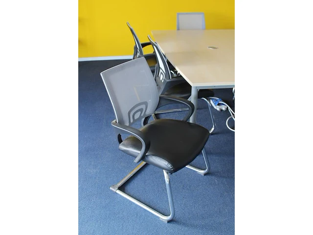Vergadertafel met 6 stoelen igo. - afbeelding 2 van  3