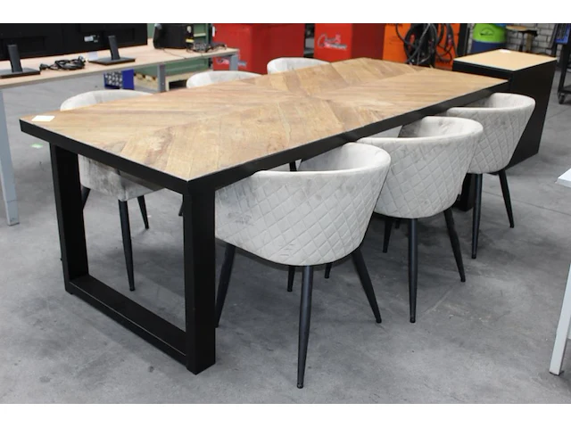 Vergadertafel met metalen onderstel en houten inleg en 6 gestoffeerde kuipstoelen. afmeting 240 x 100 x 78 cm. - afbeelding 2 van  3