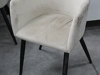 Vergadertafel met metalen onderstel en houten inleg en 6 gestoffeerde kuipstoelen. afmeting 240 x 100 x 78 cm. - afbeelding 3 van  3