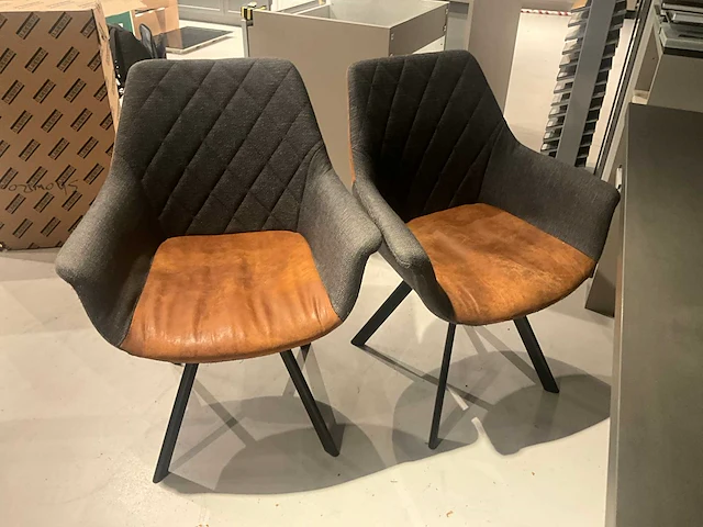 Vergadertafel met stoelen - afbeelding 5 van  6