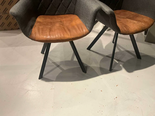 Vergadertafel met stoelen - afbeelding 6 van  6