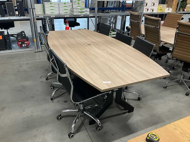 Vergadertafel met stoelen - afbeelding 1 van  4