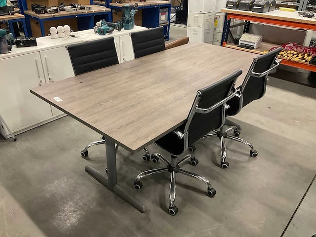 Vergadertafel met stoelen - afbeelding 1 van  2
