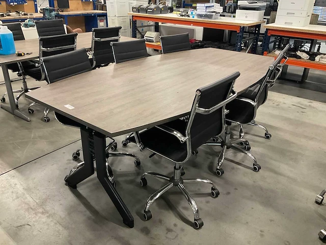 Vergadertafel met stoelen - afbeelding 1 van  3