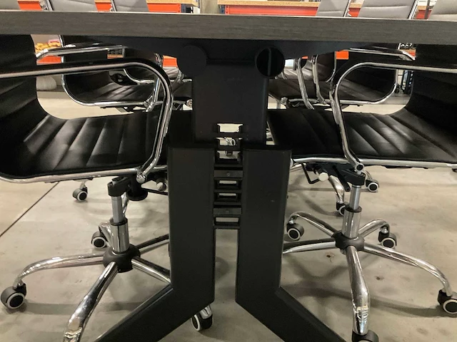 Vergadertafel met stoelen - afbeelding 2 van  3