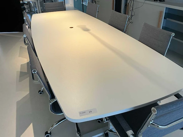 Vergadertafel met stoelen - afbeelding 2 van  8