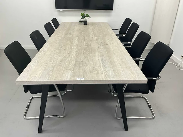 Vergadertafel met stoelen - afbeelding 1 van  8
