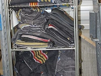 Verhuisdekens in rolcontainer. - afbeelding 2 van  2