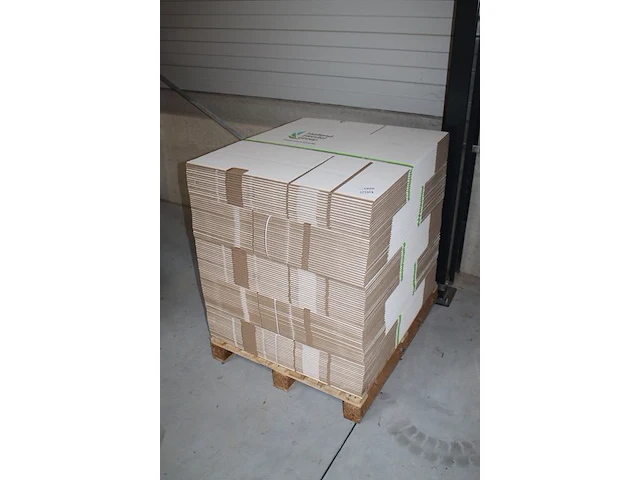 Verhuisdozen op pallet. 95 stuks. - afbeelding 2 van  2