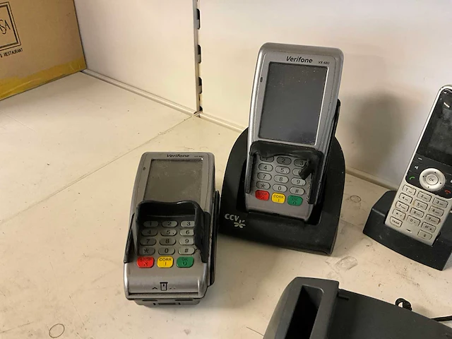 Verifone vx 680 pinautomaten en telefoons - afbeelding 5 van  6