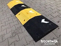 Verkeersdrempel verkeersheuvel - afbeelding 2 van  7