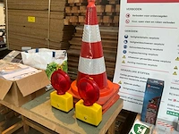 Verkeerskegel en waarschuwingslamp (5x) - afbeelding 1 van  3
