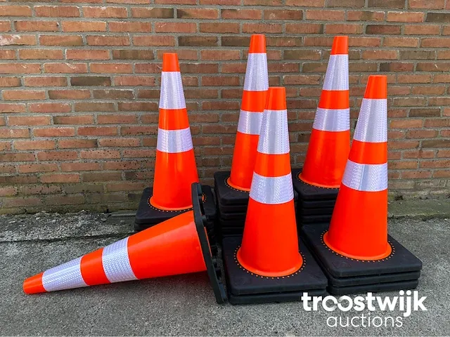 Verkeerskegel / verkeerspion - afbeelding 1 van  5