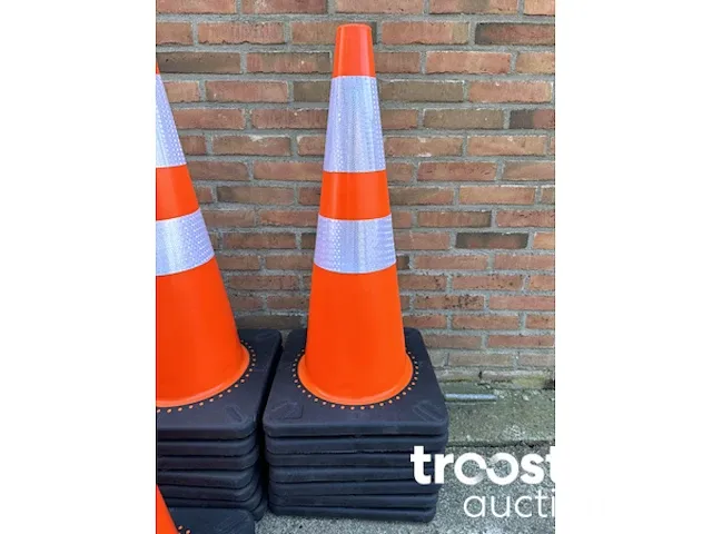 Verkeerskegel / verkeerspion - afbeelding 5 van  5