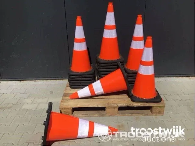 Verkeerskegel / verkeerspion - afbeelding 6 van  11
