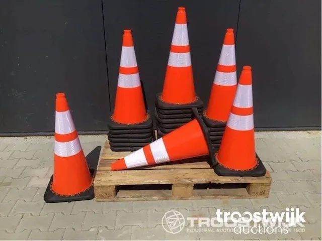 Verkeerskegel / verkeerspion - afbeelding 7 van  11