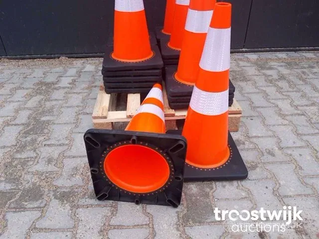 Verkeerskegel / verkeerspion - afbeelding 9 van  11