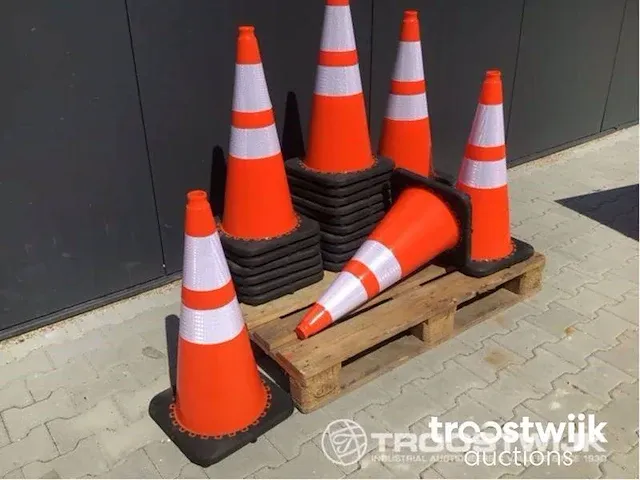 Verkeerskegel / verkeerspion - afbeelding 10 van  11