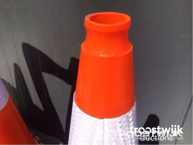 Verkeerskegel / verkeerspion - afbeelding 11 van  11