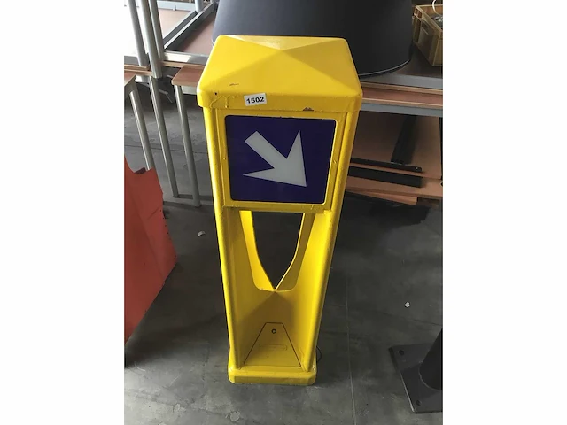 Verkeerspaal - afbeelding 2 van  3