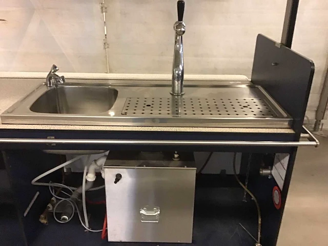 Verkoopkraam bar met waterkoeler en spoelbak - afbeelding 4 van  7