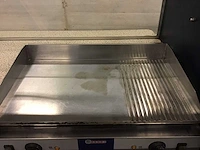 Verkoopkraam met hendi bakplaat en gamko koeling - afbeelding 7 van  9