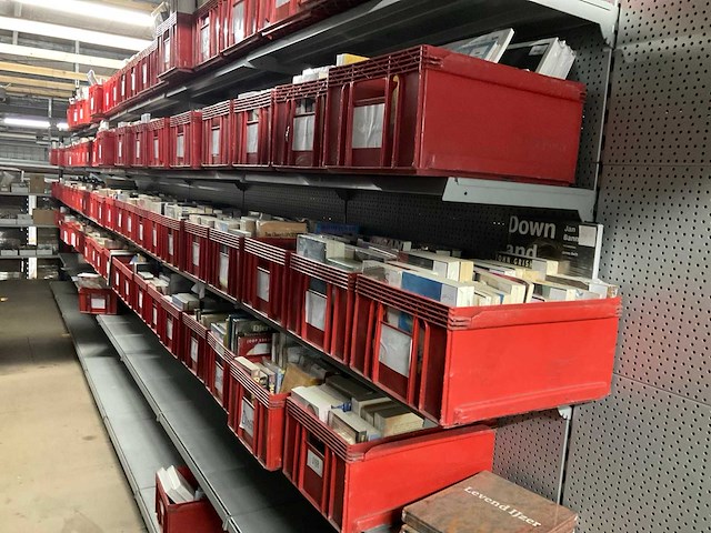 Verkoopvoorraad (vintage) boekenhandel - afbeelding 1 van  8