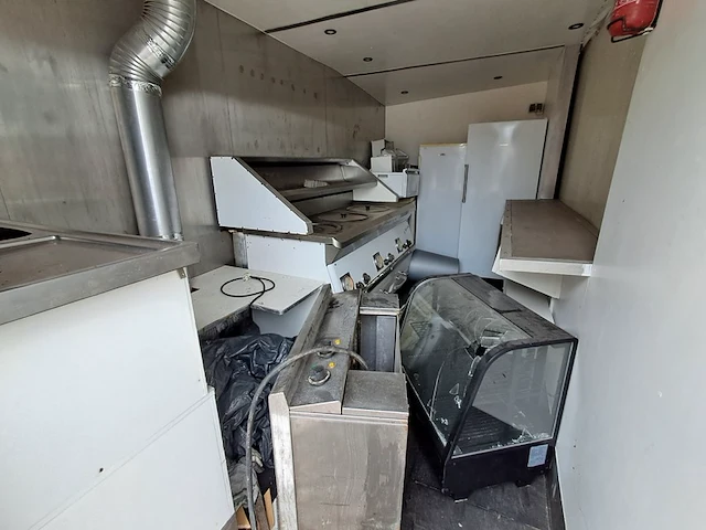 Verkoopwagen - snackwagen - foodtruck - afbeelding 24 van  41