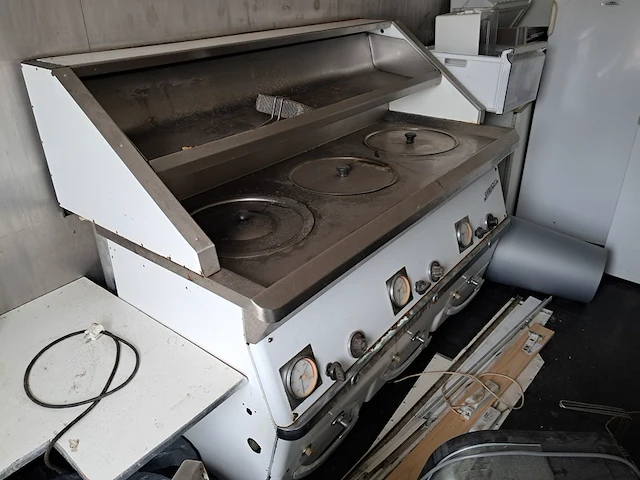 Verkoopwagen - snackwagen - foodtruck - afbeelding 29 van  41