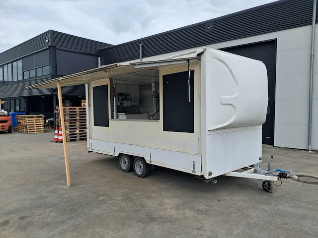 Verkoopwagen - snackwagen - foodtruck - afbeelding 23 van  41